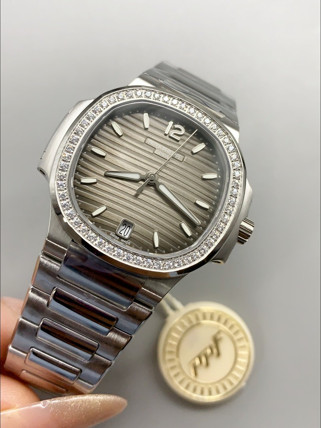 Patek Philippe Nautilus 7118 35MM 1:1 Stainless Steel Grey Dial(1:1Super Clone) - Image 4