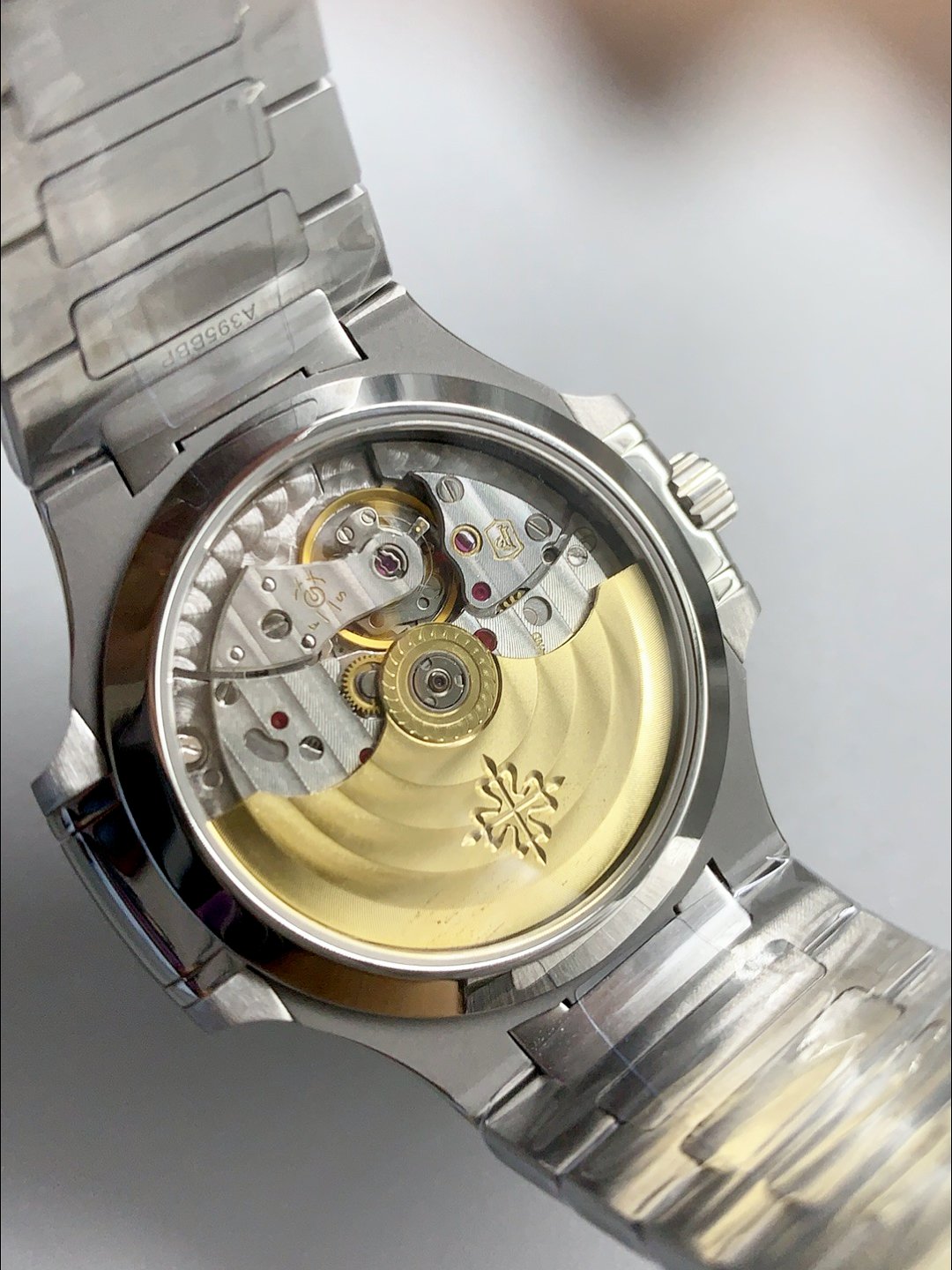 Patek Philippe Nautilus 7118 35MM 1:1 Stainless Steel Grey Dial(1:1Super Clone) - Image 5