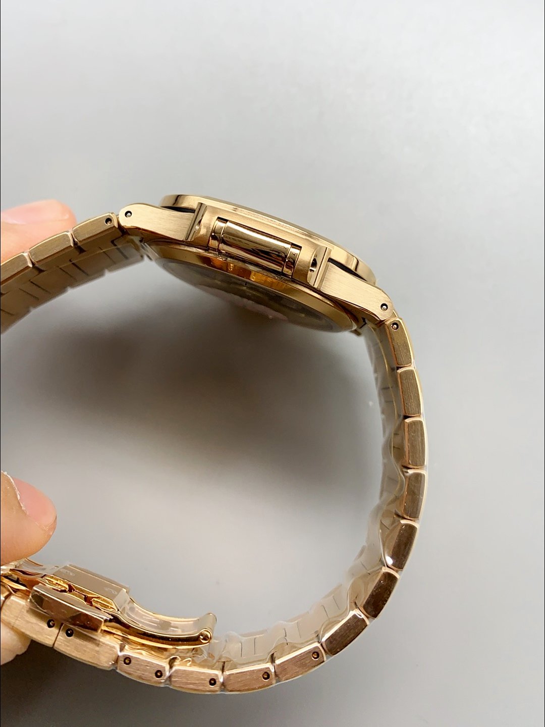 Patek Philippe Nautilus 7118/1200R-010 35MM Rose Gold(1:1 Super Clone) - Image 6