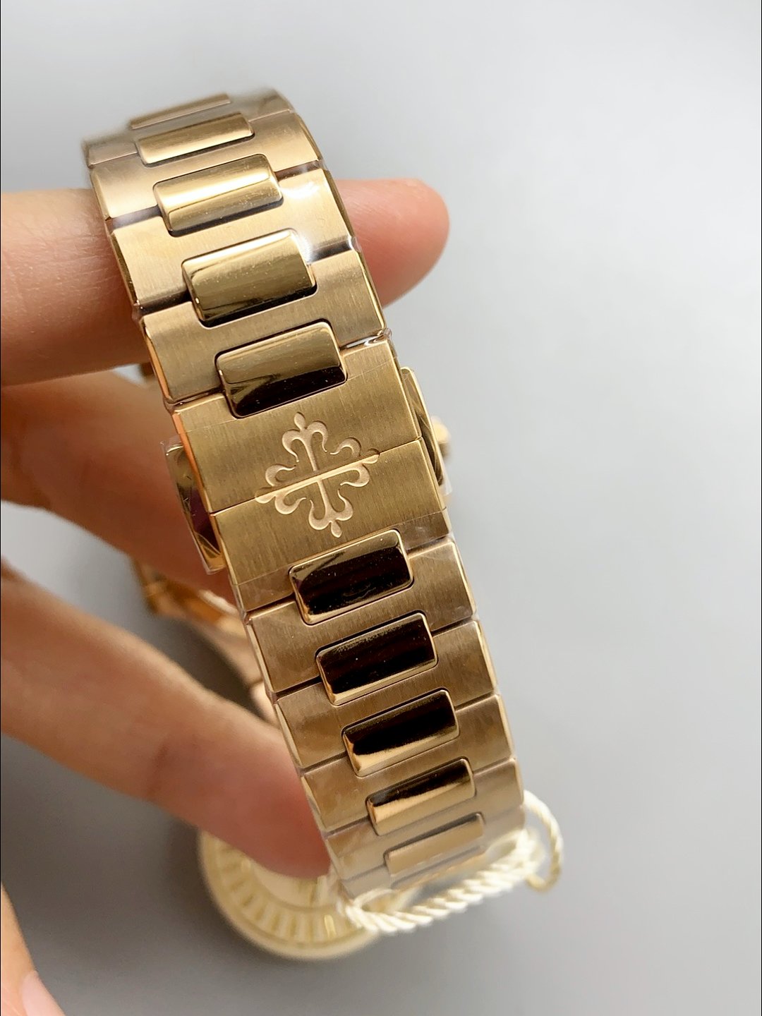 Patek Philippe Nautilus 7118/1200R-010 35MM Rose Gold(1:1 Super Clone) - Image 8