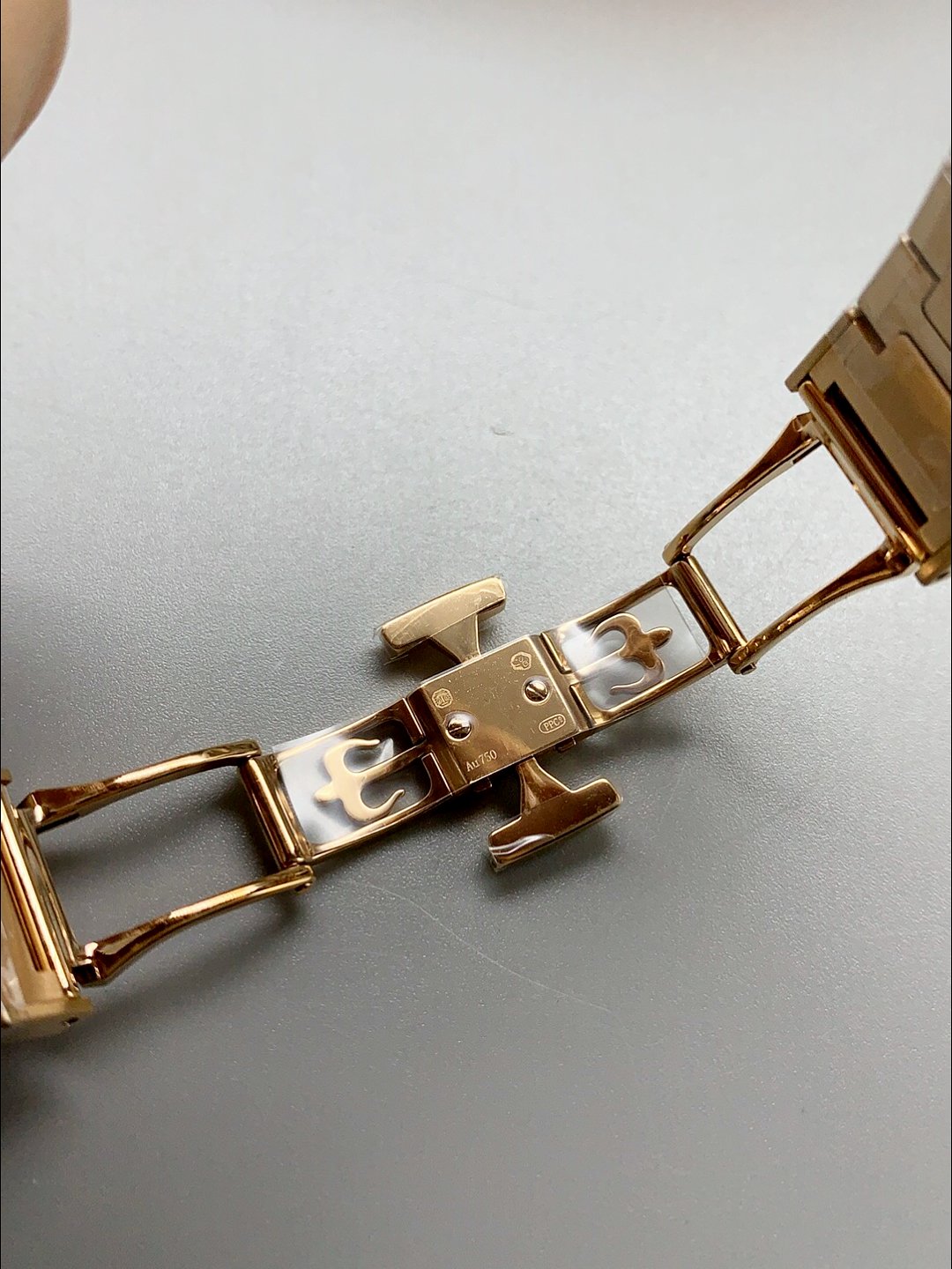 Patek Philippe Nautilus 7118R 35MM 1:1 Rose Gold White Dial (1:1Super Clone) - Image 9
