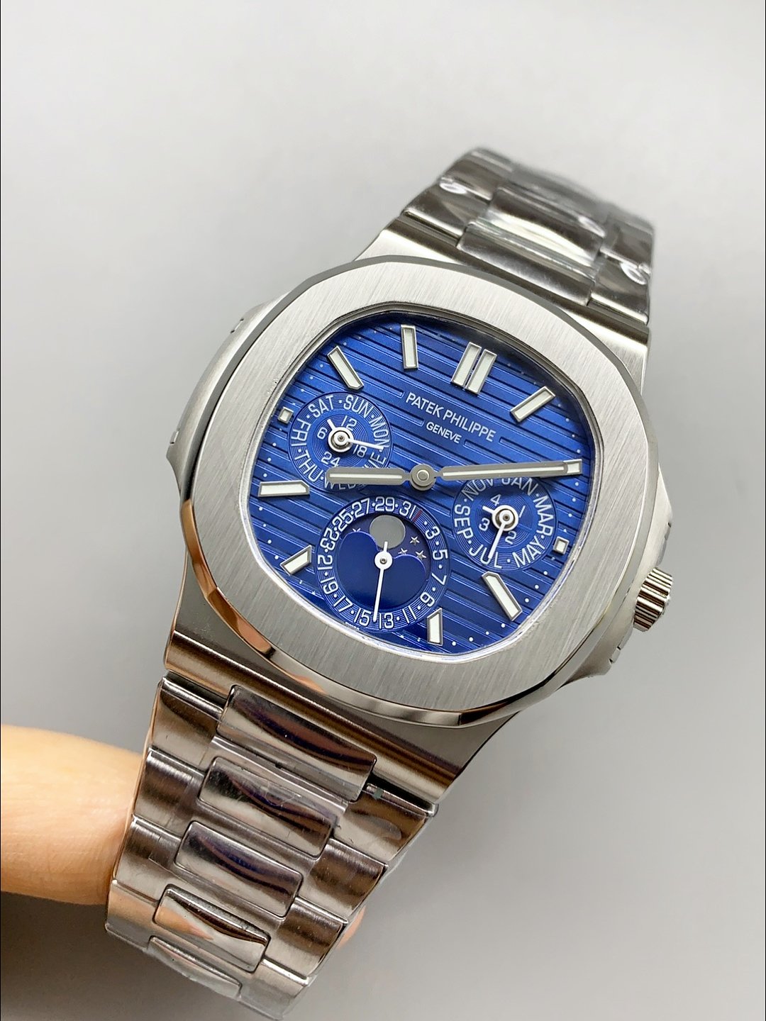 Patek Philippe Nautilus 5740 Perpetual Calendar Stainless Steel Blue Dial(1:1Super Clone) - Image 3