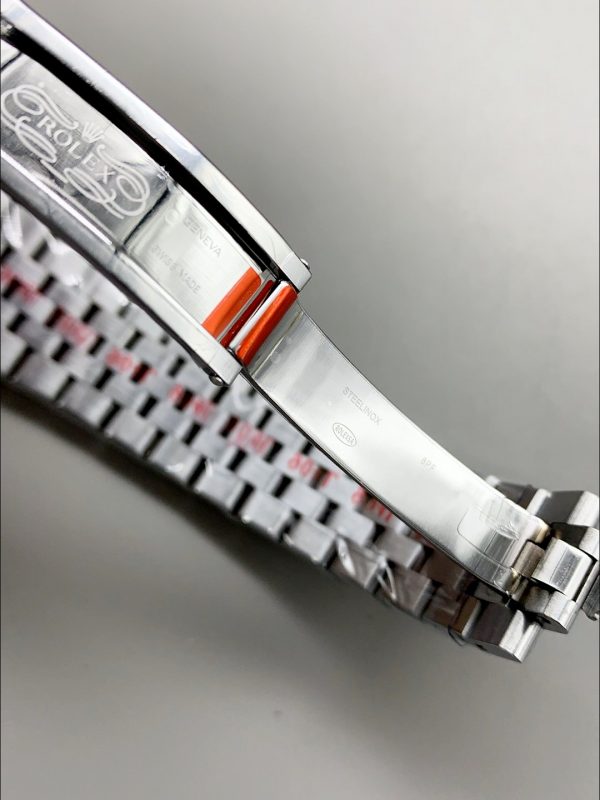 Rolex Land-Dweller 127336 Ice Blue Honeycomb 40MM (1;1 Super Clone) - Image 5