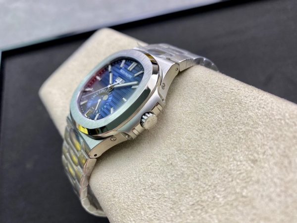 Patek Philippe Nautilus Annual Calendar 5726 - Image 6