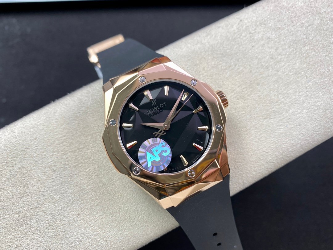 Hublot Classic Fusion ORLINSKI Rose Gold - Image 4