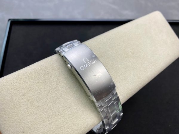 1:1 Superclone-Omega Seamaster Diver 300M Co-Axial Master Chronometer 42mm (White Dial Seamaster) - Image 9