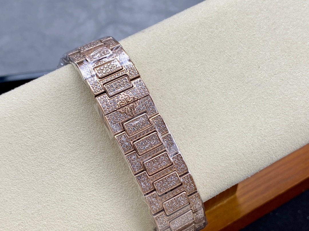 Patek Philippe Aquanaut 7118/1450R-0011 - Image 9