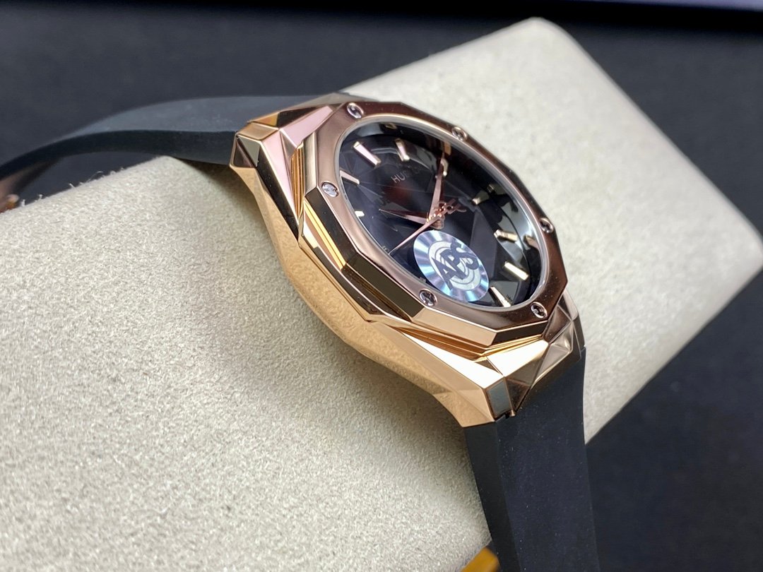 Hublot Classic Fusion ORLINSKI Rose Gold - Image 5