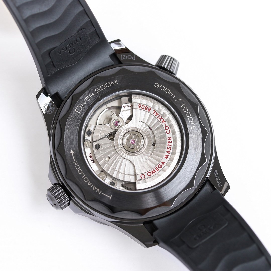 Omega Seamaster Diver 300M Ceramic Black Co-Axial - Image 9