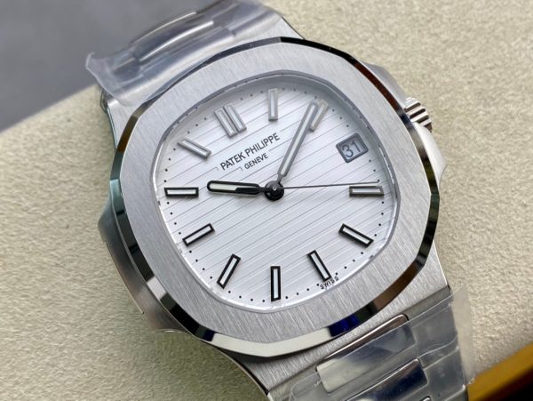 Patek Philippe 5811G Nautilus - Image 2
