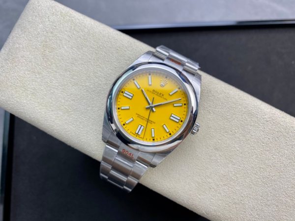 Rolex Oyster Perpetual 41 Turquoise (Yellow dial Oyester) - Image 5