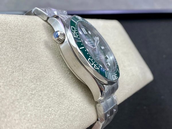 OMEGA Seamaster Diver 300M 42mm (Green Dial Seamaster Steel Bracelet) - Image 6
