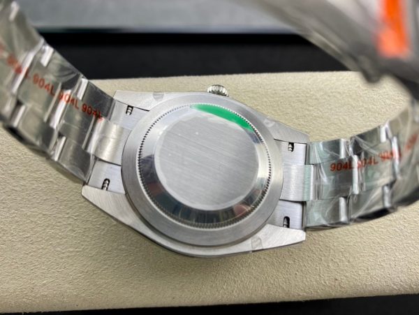 Rolex Oyster Perpetual 41 Ref: 124300(green dial oyester) - Image 8