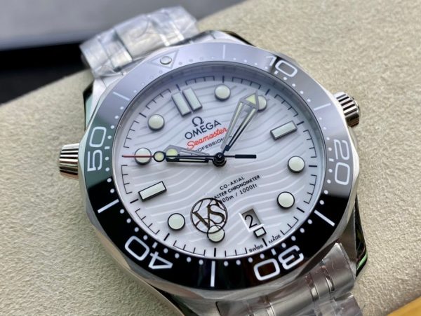1:1 Superclone-Omega Seamaster Diver 300M Co-Axial Master Chronometer 42mm (White Dial Seamaster) - Image 2