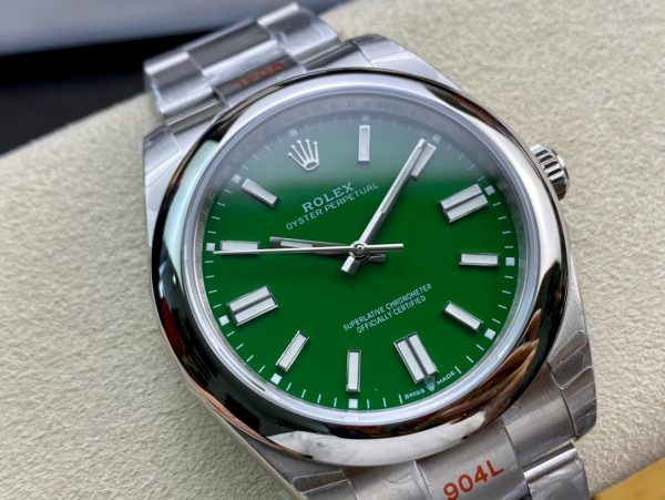 Rolex Oyster Perpetual 41 Ref: 124300(green dial oyester) - Image 3