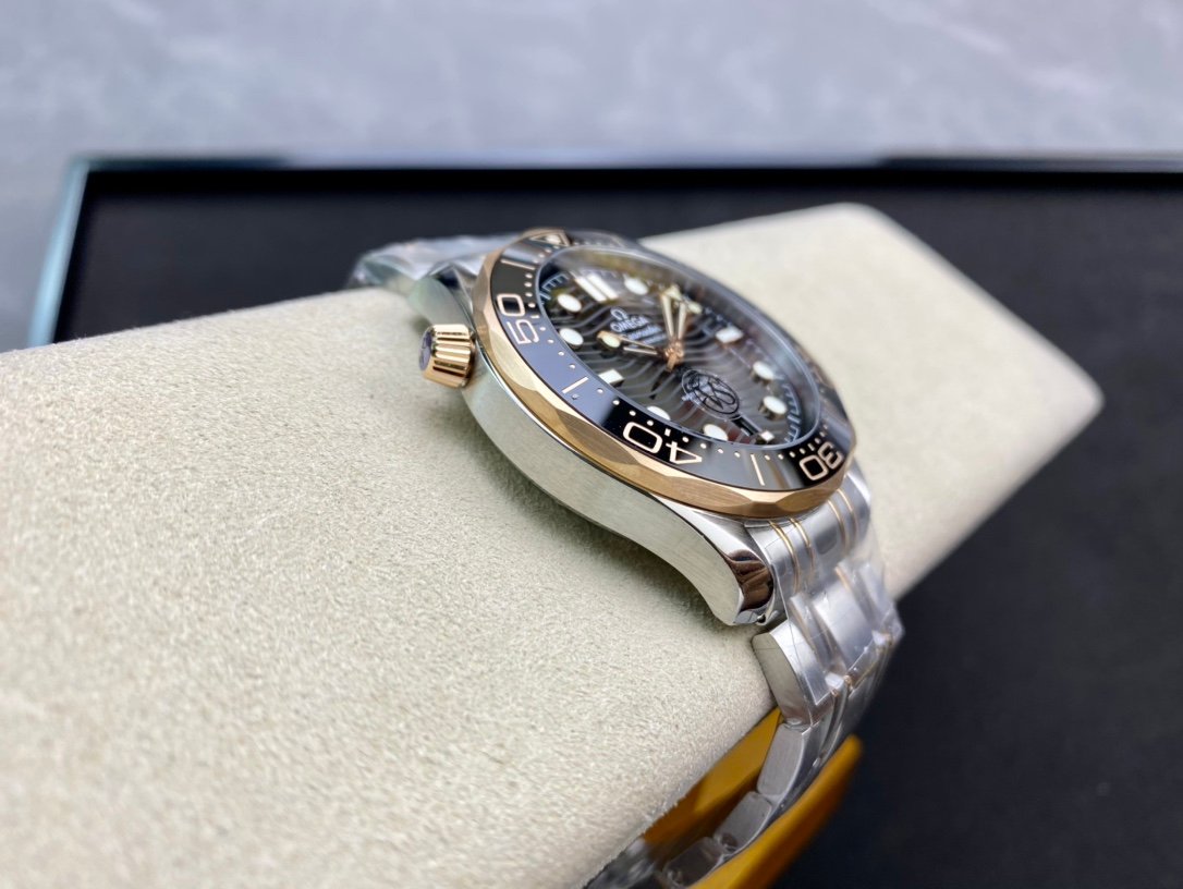OMEGA Seamaster Diver 300M 42mm Black Dial - Image 6