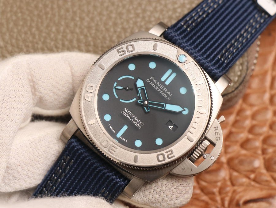 Panerai Luminor Submersible PAM 00984 – 1:1 Superclone - Image 2