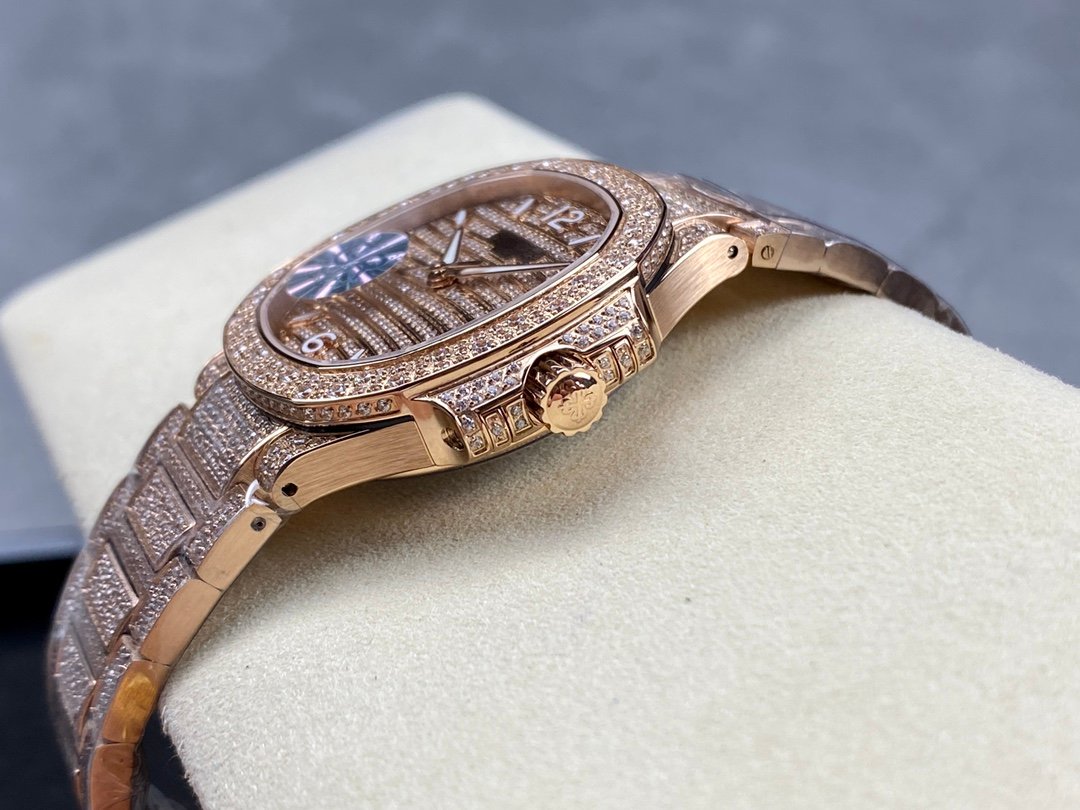 Patek Philippe Aquanaut 7118/1450R-0011 - Image 7