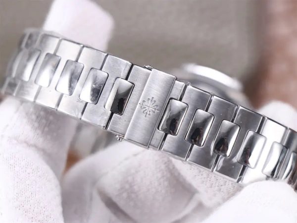 1:1 Superclone-Patek Philippe Nautilus 5712/1A-001 (Blue dial Nautilus full function) - Image 8