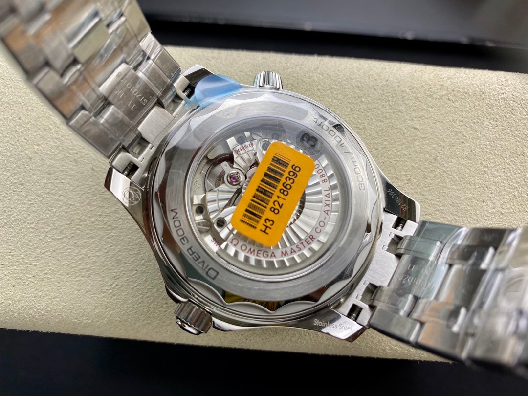 OMEGA Seamaster Diver 300M 42mm Silver Dial & Blue Bezel - Image 8