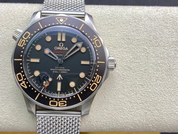 1:1 Superclone-Omega Seamaster Diver 300M Co-Axial Master Chronometer 42mm Titanium(007)