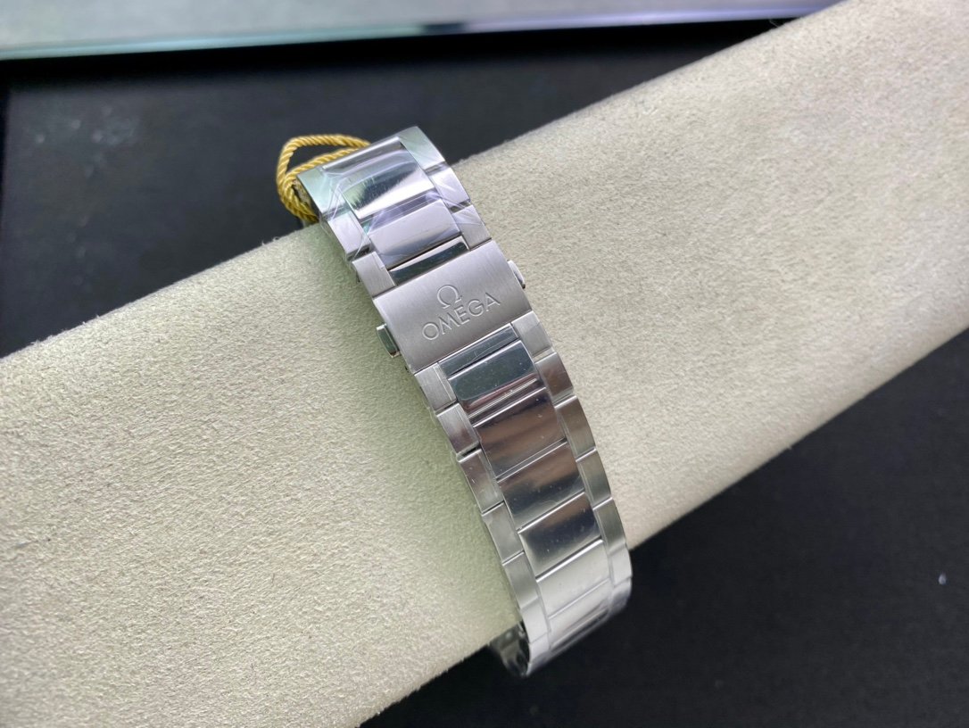 1:1 Superclone Omega Seamaster Aqua Terra 150M (绿条纹) - Image 9