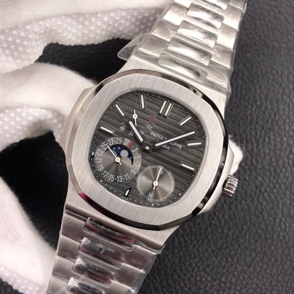 Patek Philippe Nautilus 5712 - Image 3