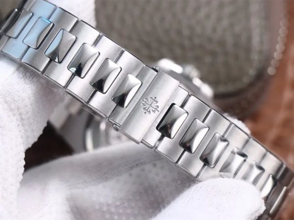 1:1 Superclone Patek Philippe Nautilus 5711/1R-（Patek 5711） - Image 7