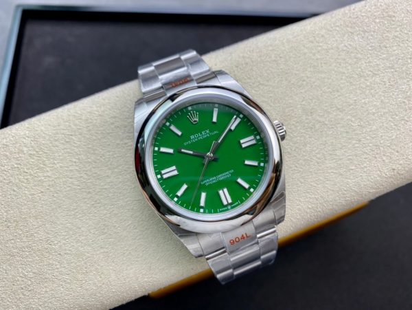 Rolex Oyster Perpetual 41 Ref: 124300(green dial oyester) - Image 5