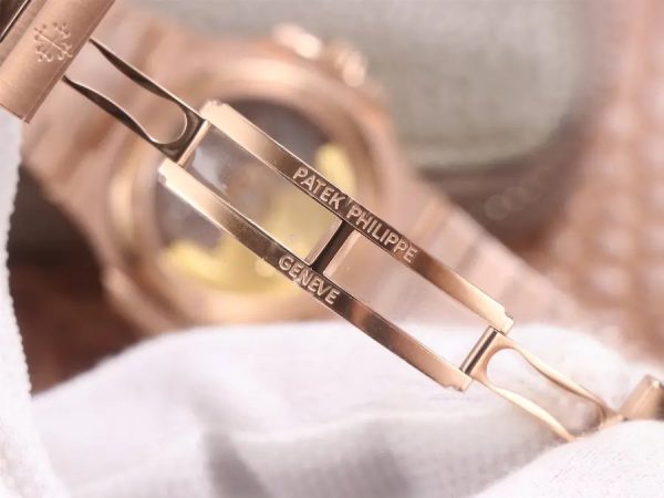 Patek Philippe Nautilus 18K Rose Gold 5711/1R -1:1 Superclone - Image 9