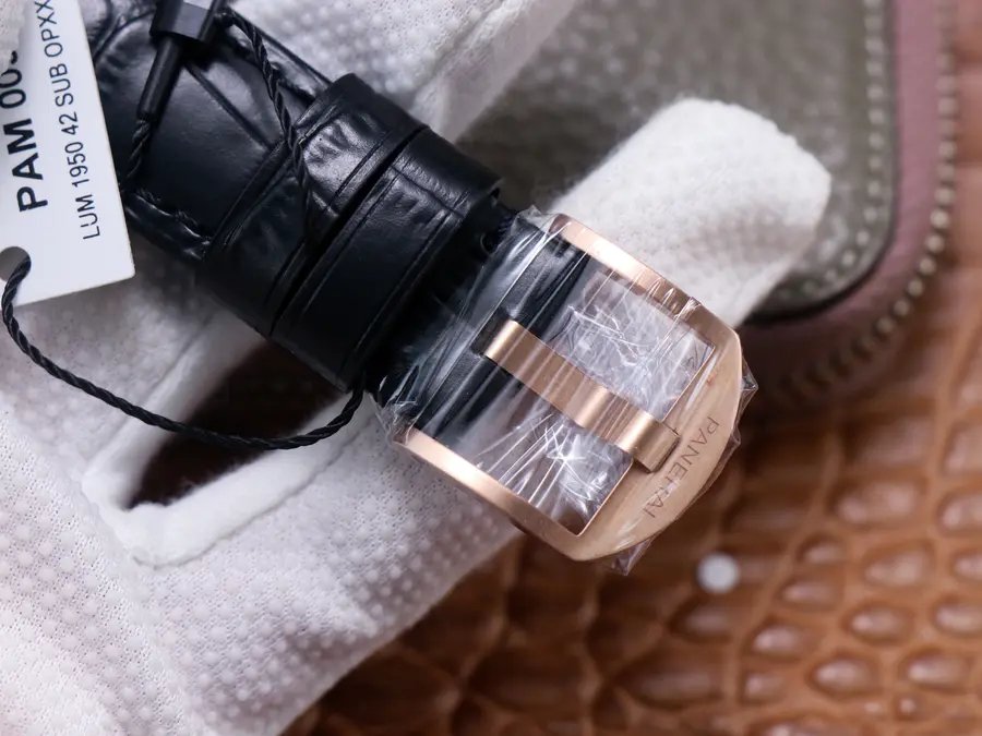 Panerai Luminor Submersible 3 days PAM684 Rose Gold -1:1 Superclone - Image 9