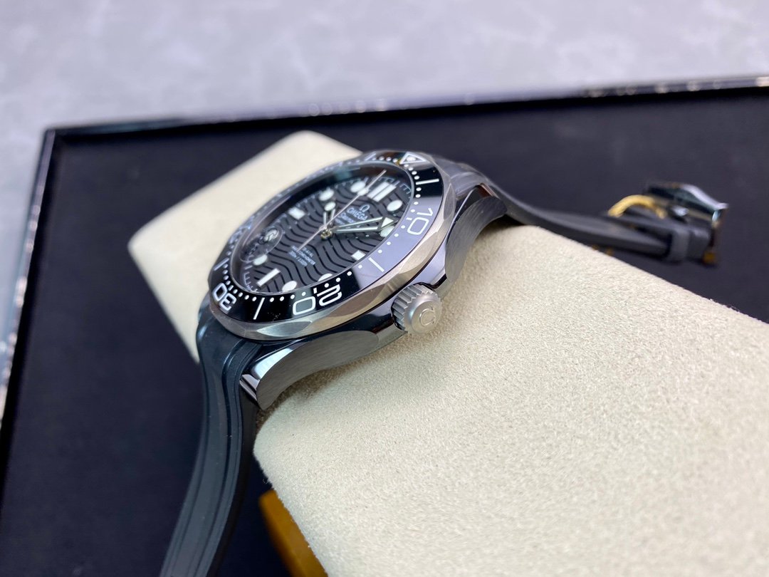 OMEGA Seamaster Diver 300M 42mm - Image 6