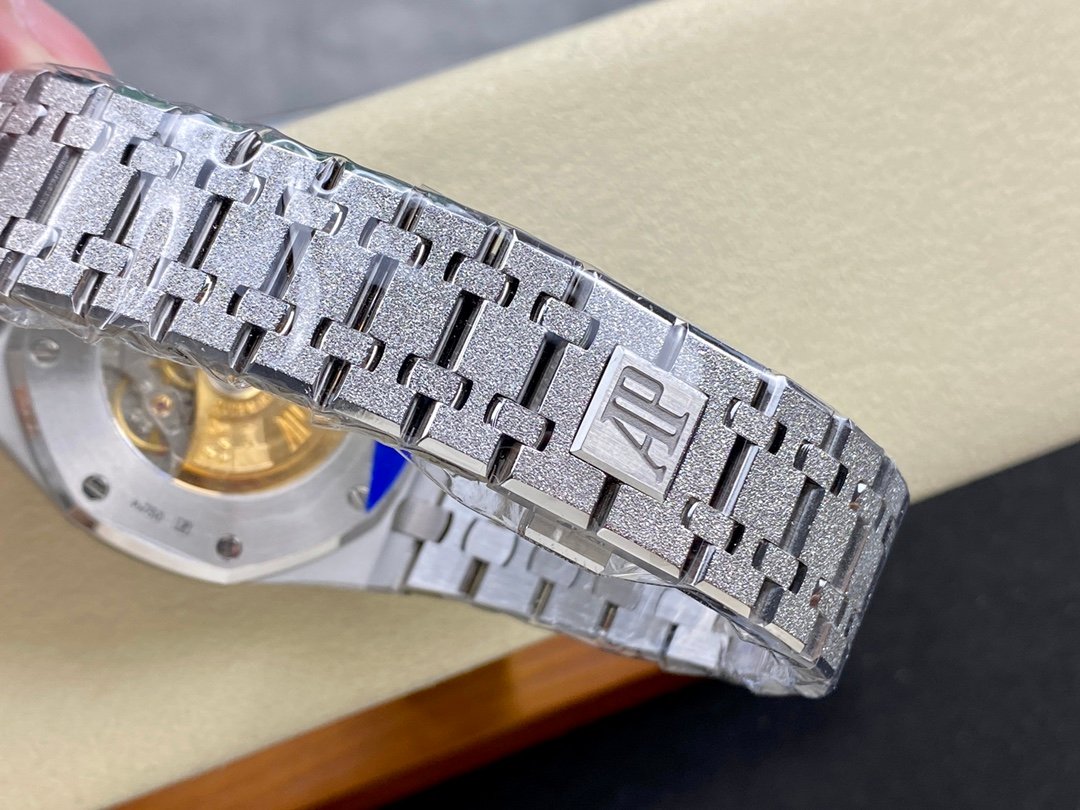 Audemars Piguet Royal Oak Frost 15410 - Image 9