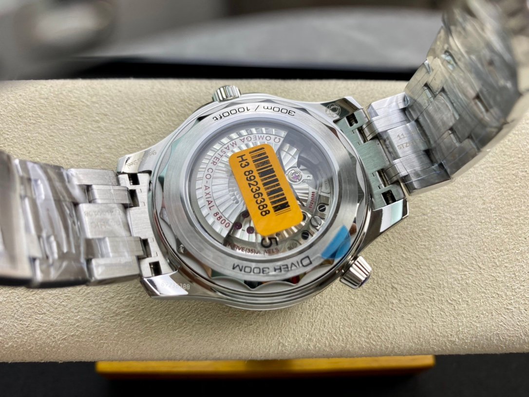 1:1 Superclone Omega Seamaster Diver 300M 42mm White Dial - Image 8