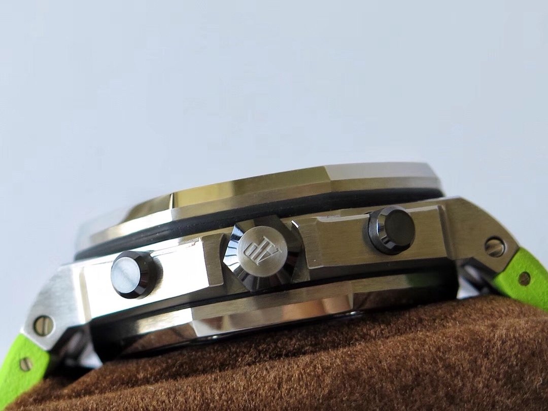 Audemars Piguet Royal Oak Offshore Diver 26703 1:1 Superclone - Image 6
