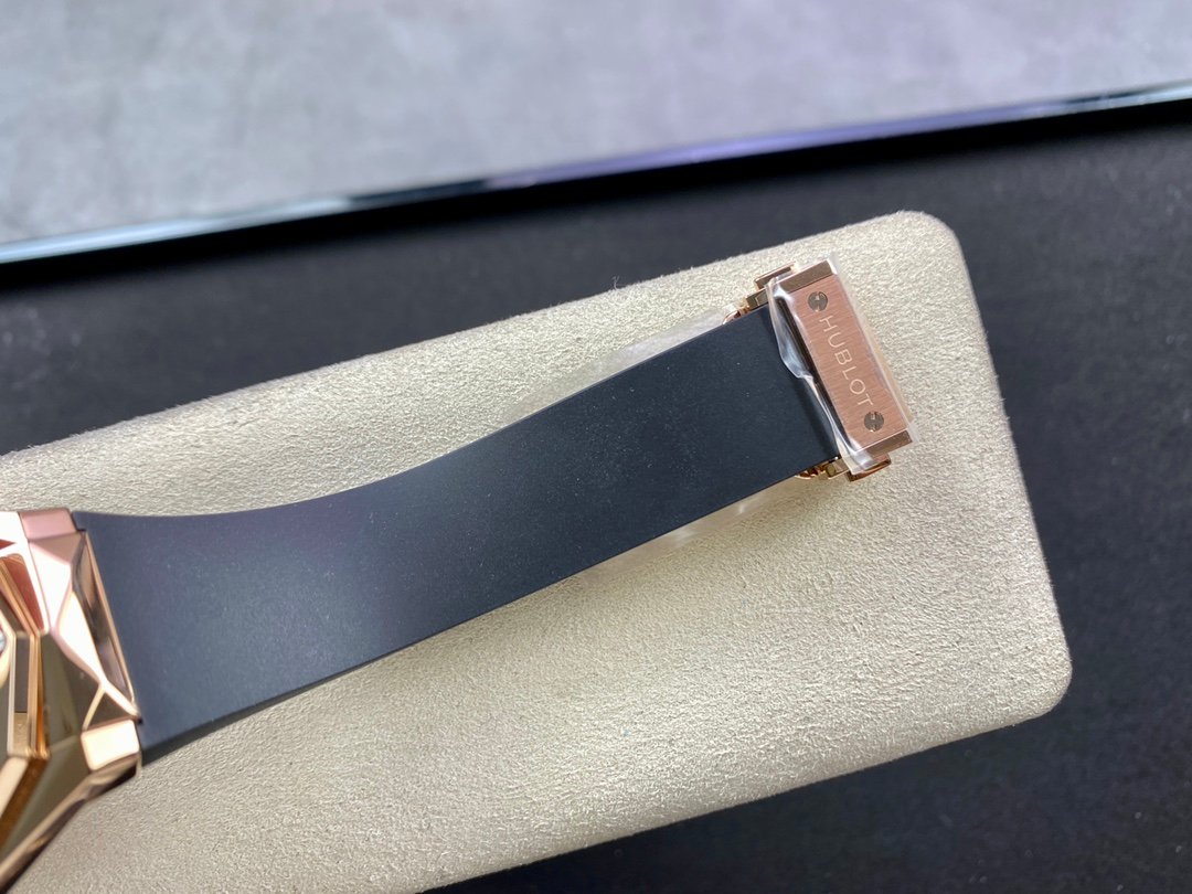 Hublot Classic Fusion ORLINSKI Rose Gold - Image 8