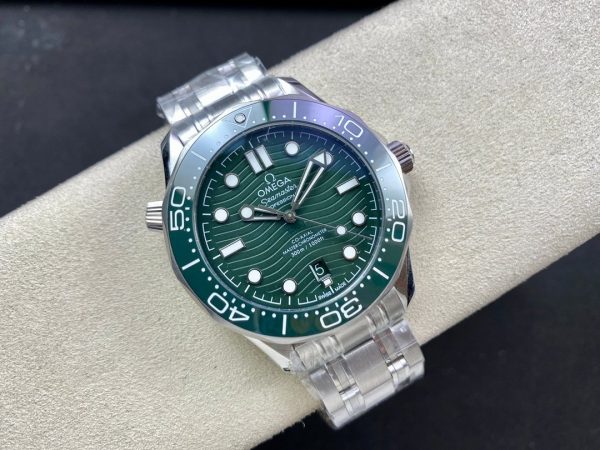 OMEGA Seamaster Diver 300M 42mm (Green Dial Seamaster Steel Bracelet) - Image 5