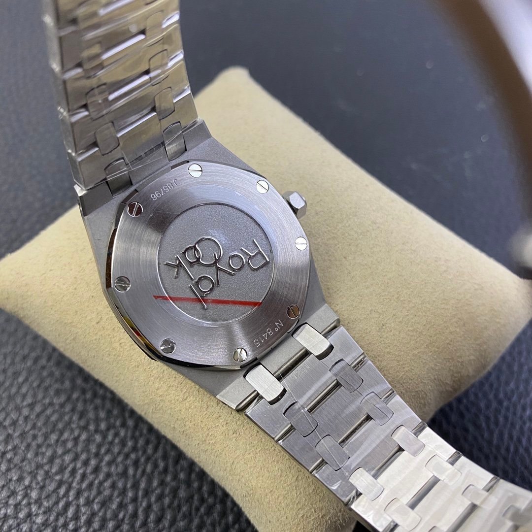 Audemars Piguet Royal oak 67650 33mm 1:1 Superclone - Image 5