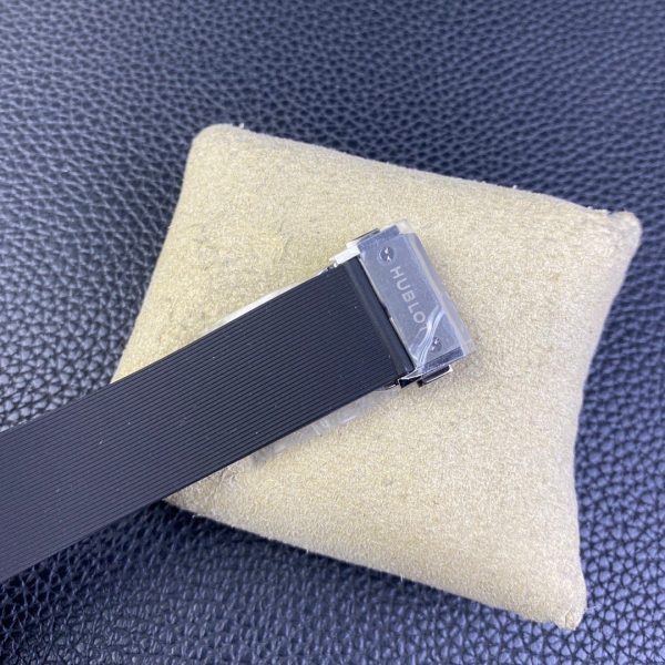 1:1 Super Clone Hublot Titanium 42mm - Image 4