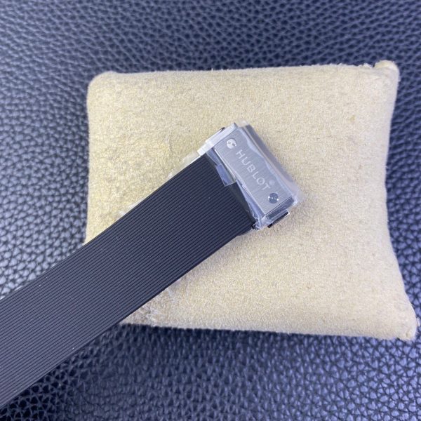 1:1 Super Clone Hublot Titanium 42mm - Image 4