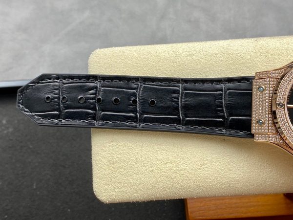 1:1 Super Clone Hublot Titanium 42mm - Image 3