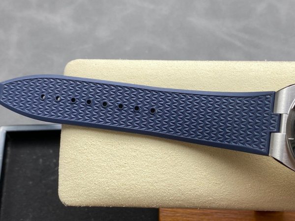 1:1 Super Clone Vacheron Constantin Overseas (4500V Series) - Image 3