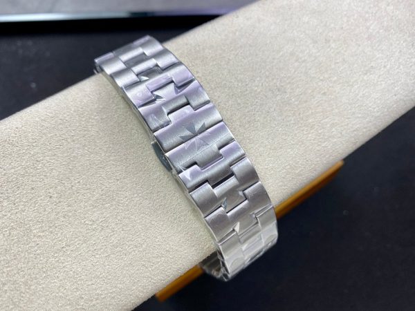 1:1 Super Clone Vacheron Constantin Overseas Multifunction Watch - Image 4