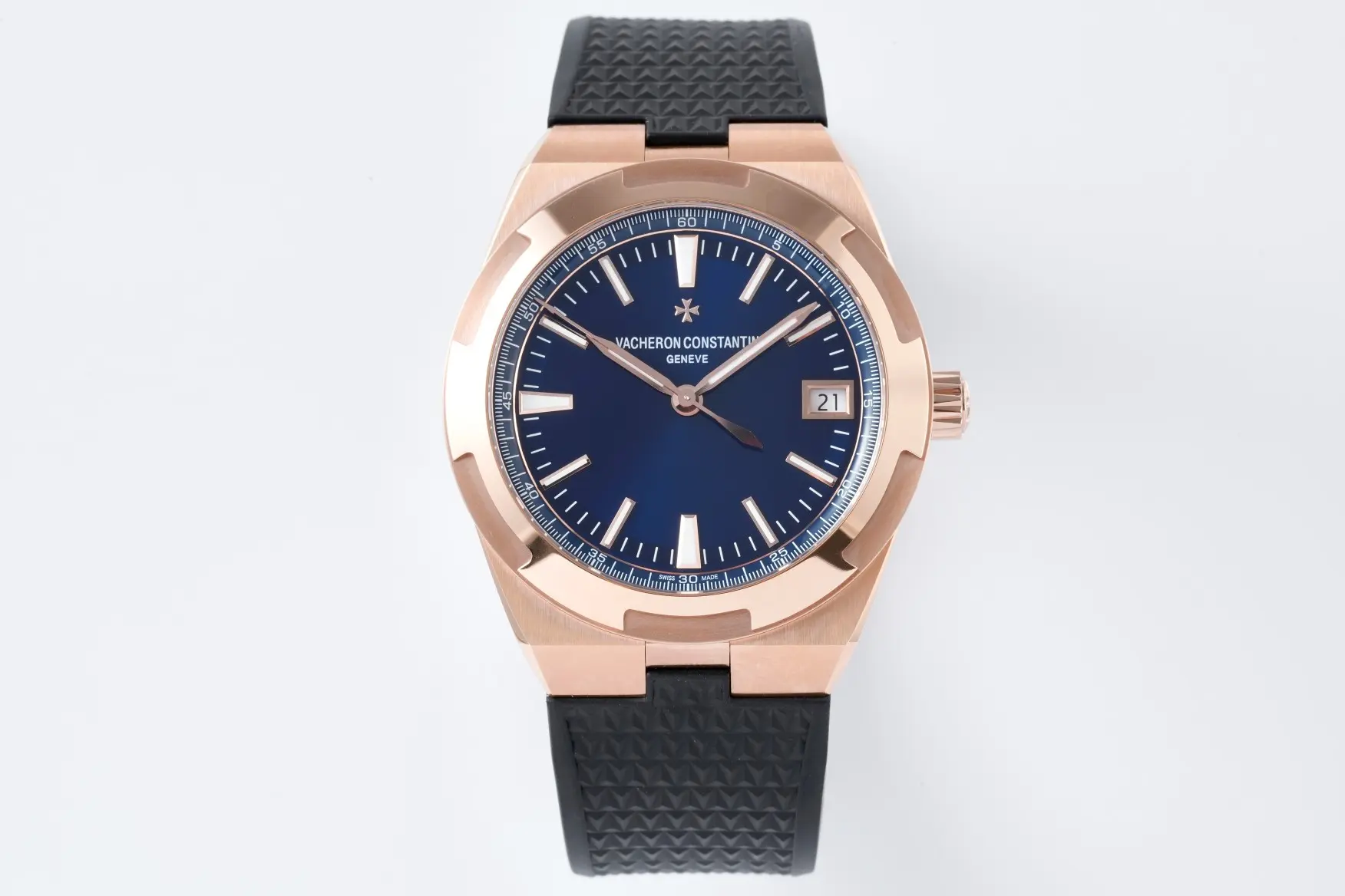 Vacheron Constantin Overseas 4500V Series – Rose Gold Case, Blue Dial, Rubber Strap