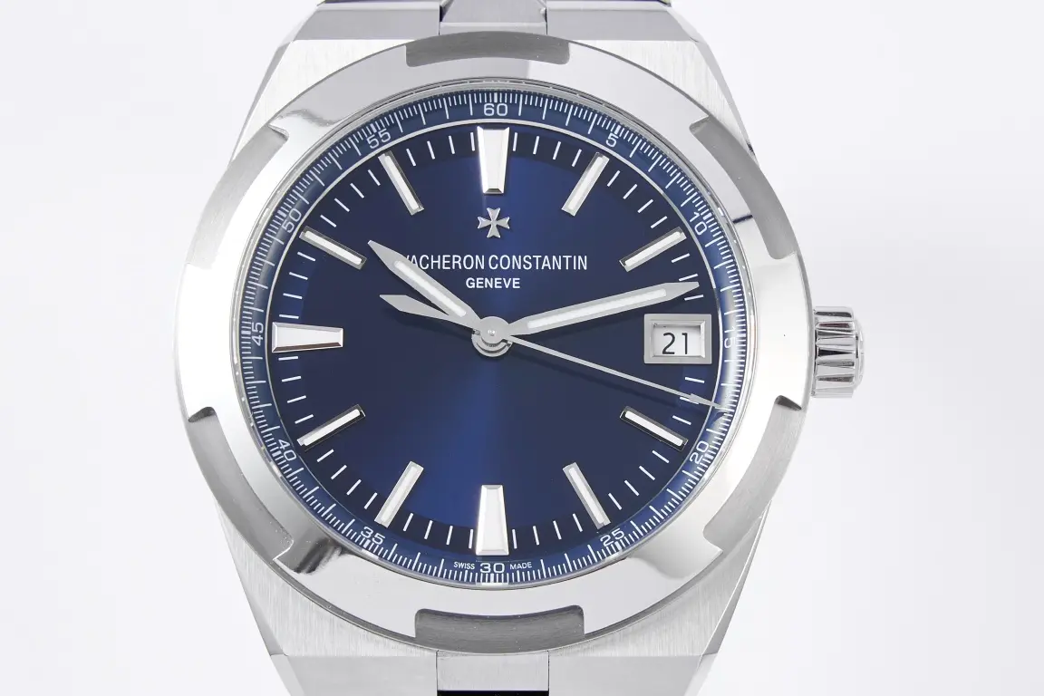 Vacheron Constantin Overseas 4500V Series – Blue Dial, Stainless Steel, 41mm - Image 2