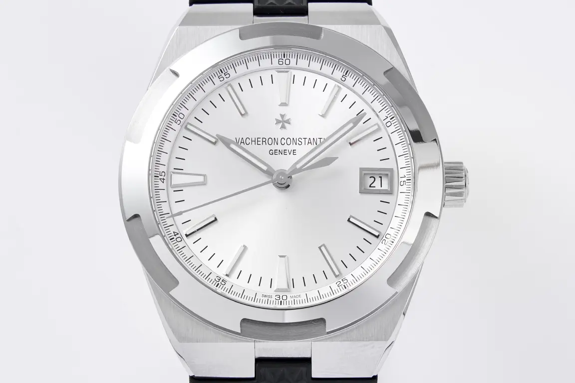 Vacheron Constantin Overseas 4500V Series – Silver Dial with Black Rubber Strap – Luxury Steel – Quality - Image 2