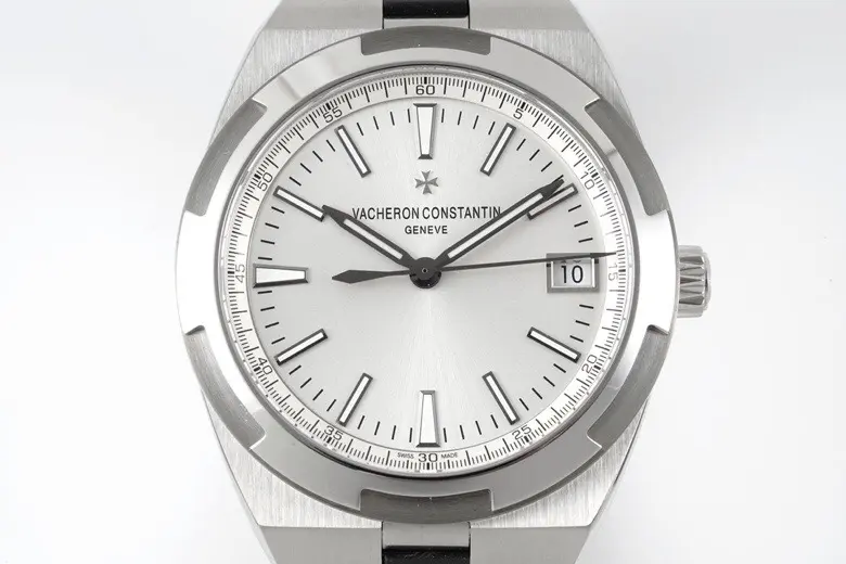 Vacheron Constantin Overseas 4500V Series – Silver Dial, Black Rubber Strap, Luxury Steel – Quality - Image 2