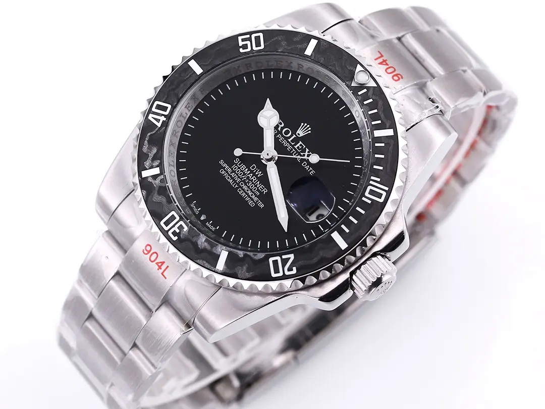 Rolex Submariner PARAKEET – Custom Black Gradient Green Dial, Carbon Fiber Bezel, Stainless Steel - Image 3