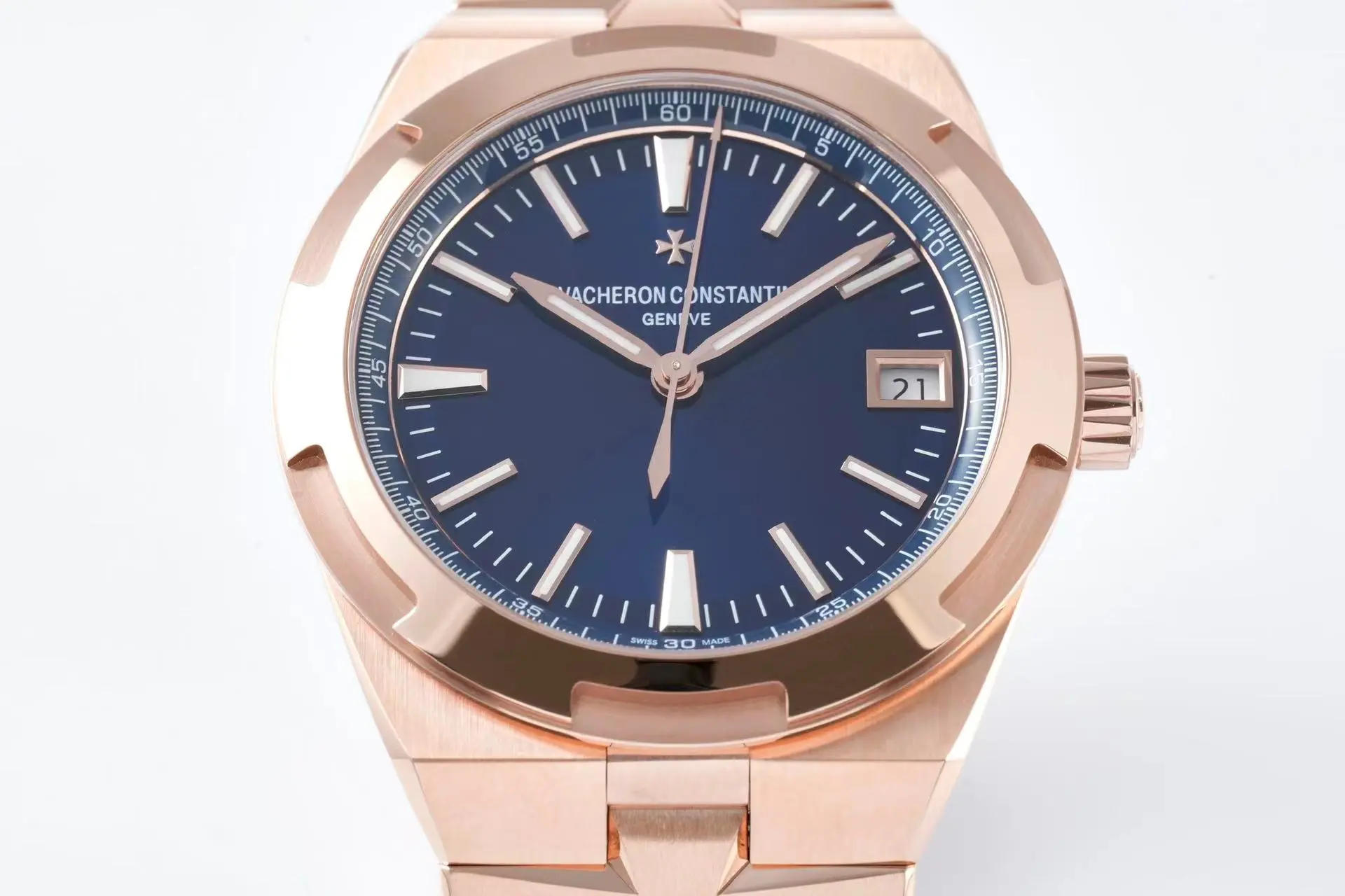 Vacheron Constantin Overseas 4500V Series – Rose Gold Case, Blue Dial, Automatic – Quality - Image 8