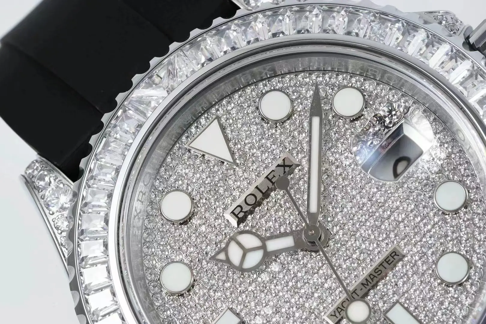 Rolex Yacht-Master 42mm Diamond Set Watch – Silver Dial with Black Rubber Strap - Image 4